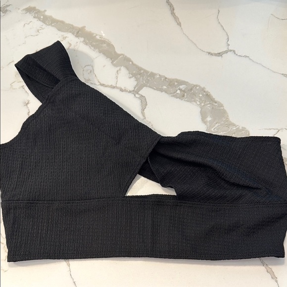 SHEIN Tops - 🔵 Black One-Shoulder Crop Top Size Medium